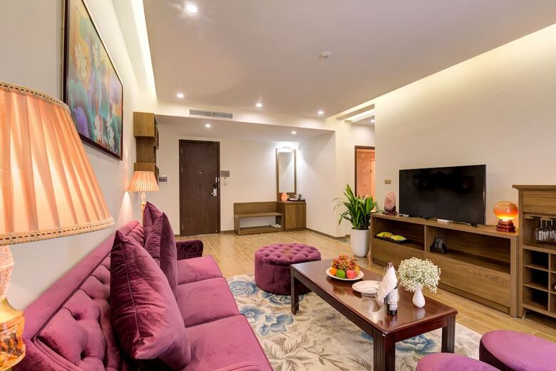 Heaven Gate Hotel O Quy Ho