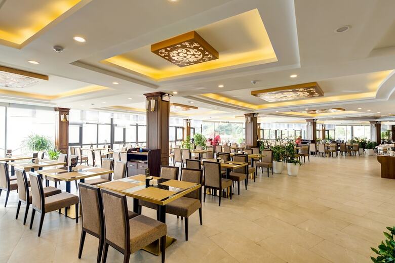 Heaven Gate Hotel O Quy Ho
