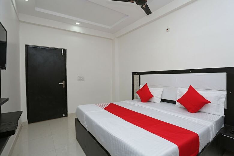 Oyo 37381 Hotel The Elite Inn