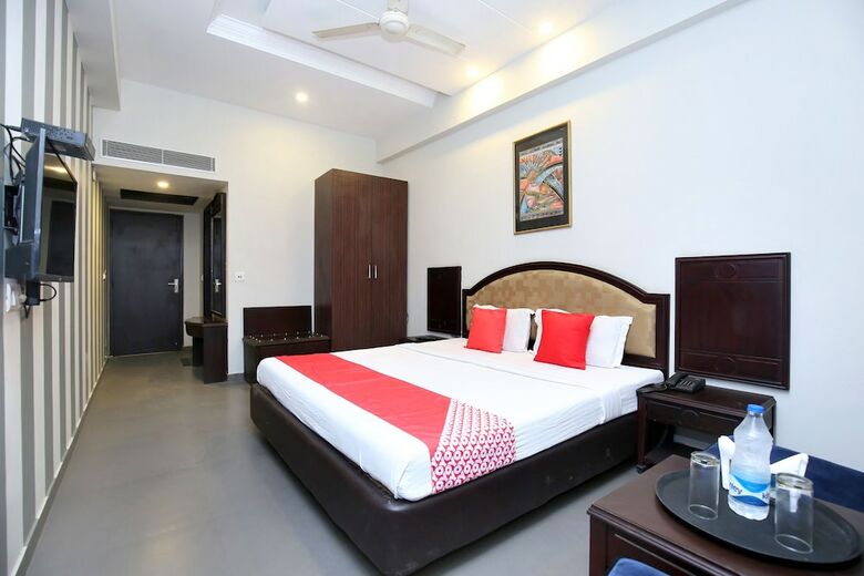 Oyo 23498 Hotel Jane Royale