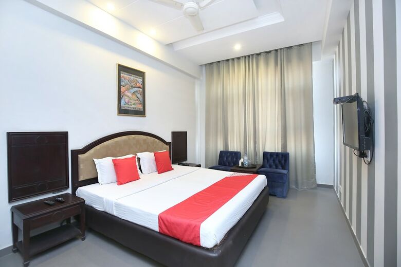 Oyo 23498 Hotel Jane Royale