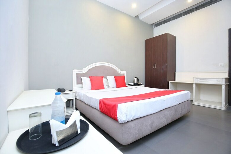 Oyo 23498 Hotel Jane Royale