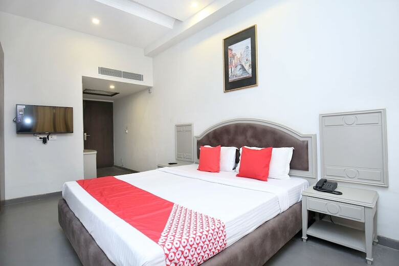 Oyo 23498 Hotel Jane Royale