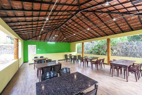 Hotel Oyo 39471 Jma Garden Resorts