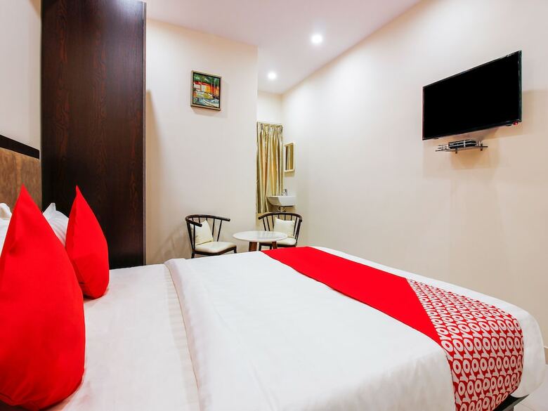 Oyo 23323 Hotel Dove