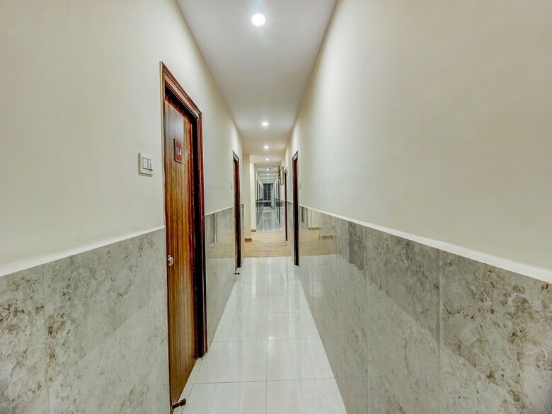 Oyo 23323 Hotel Dove