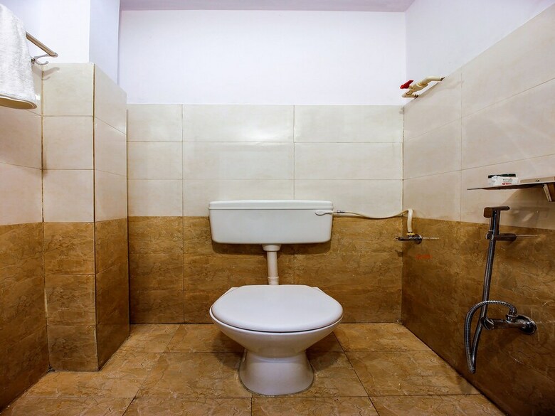 Oyo 23323 Hotel Dove