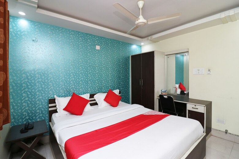 Oyo 30163 Hotel Taj Palace