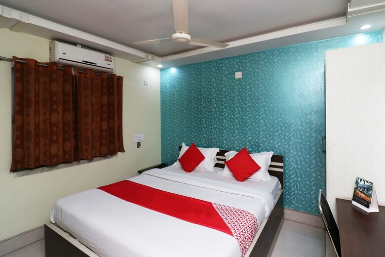 Oyo 30163 Hotel Taj Palace