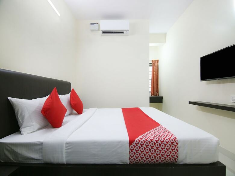Hotel Oyo 23461 Champion Lotus