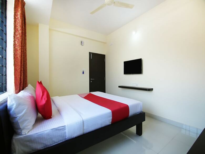 Hotel Oyo 23461 Champion Lotus