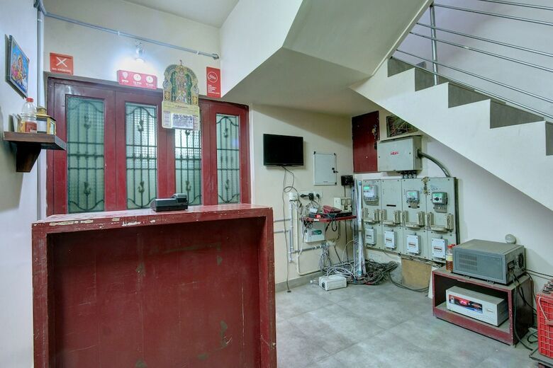 Hotel Oyo 27946 Sandhanam As Abode