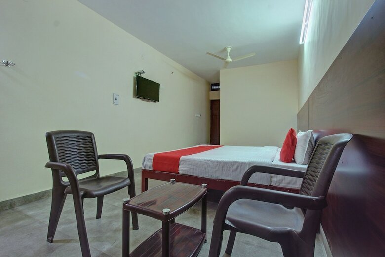 Hotel Oyo 27946 Sandhanam As Abode