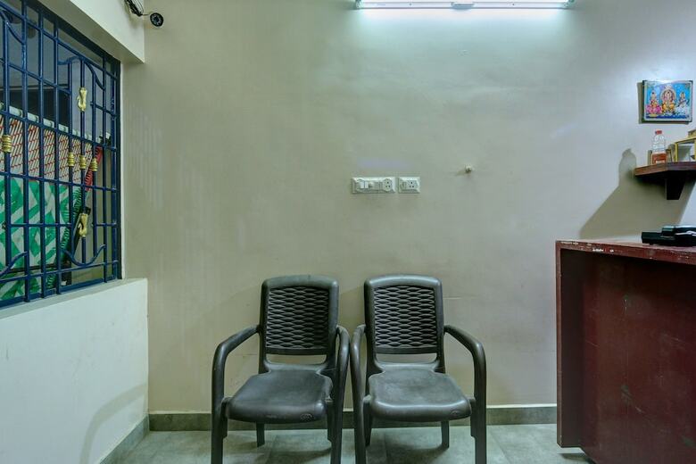 Hotel Oyo 27946 Sandhanam As Abode