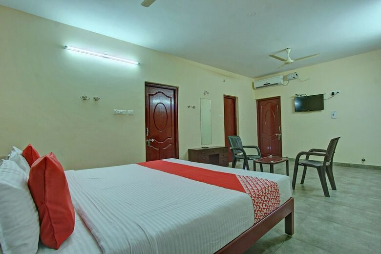 Hotel Oyo 27946 Sandhanam As Abode