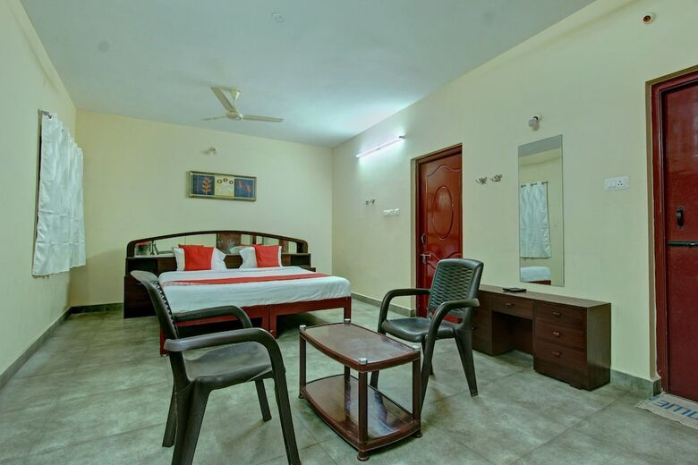 Hotel Oyo 27946 Sandhanam As Abode