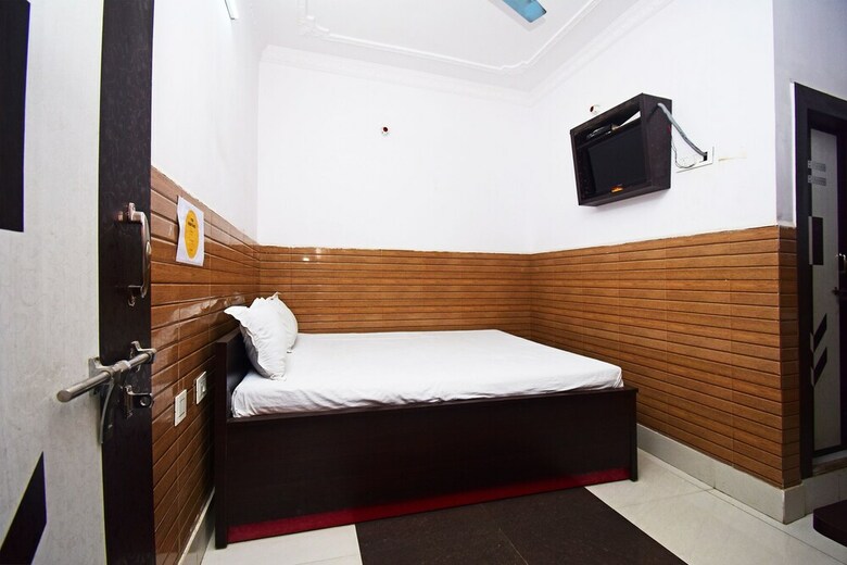 Spot On 44384 Hotel Amit