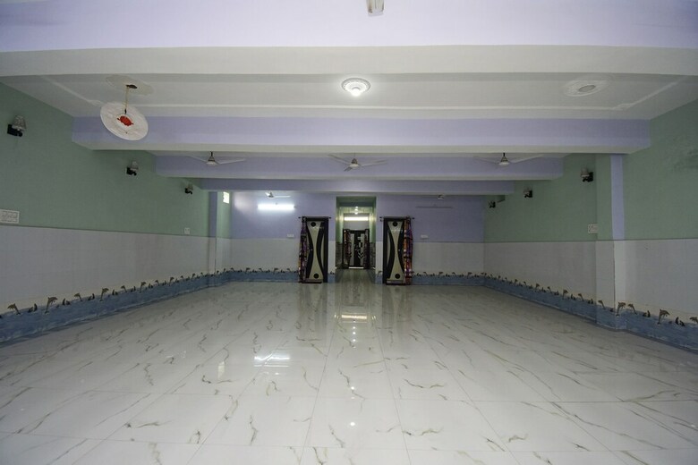 Spot On 44384 Hotel Amit