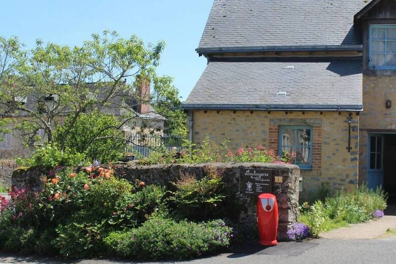 French Property By The River