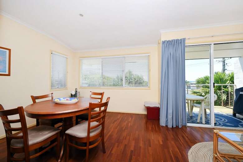 Sunbright 2/5 Petrel Street