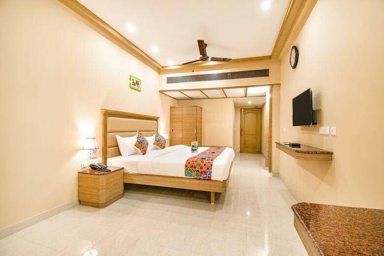 Fabhotel Bairav Grand Aarapalayam