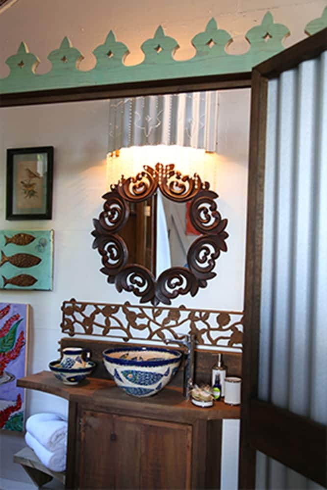 Bed & Breakfast Pink Plantation House