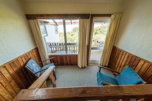 Hotel Dawson Falls Mountain Lodge