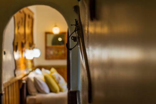Hotel Dawson Falls Mountain Lodge