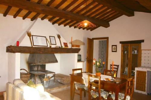 Pienza Villa Sleeps 13 Pool Wifi