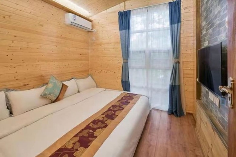 Hostal Hongdouchan Wooden House