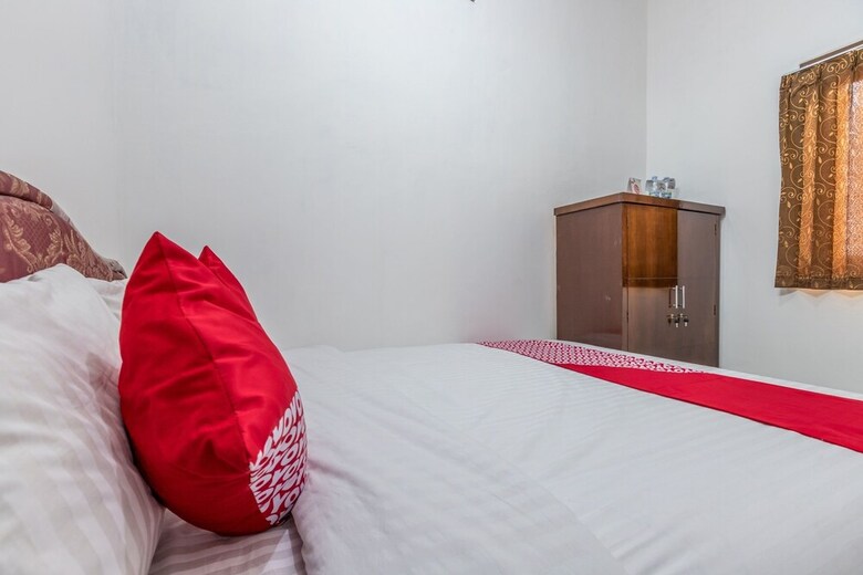 Hotel Oyo 1082 Kost Arie 1