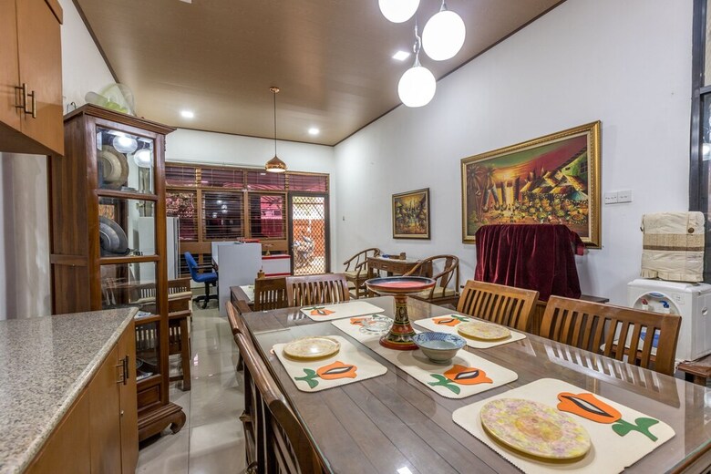 Hotel Oyo 1082 Kost Arie 1