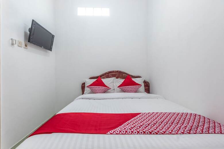 Hotel Oyo 1082 Kost Arie 1