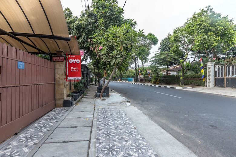 Hotel Oyo 1082 Kost Arie 1