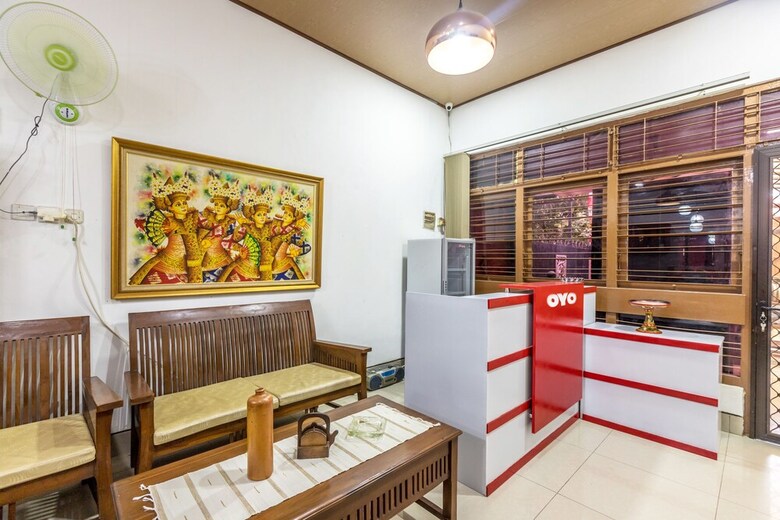 Hotel Oyo 1082 Kost Arie 1