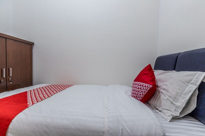 Hotel Oyo 1082 Kost Arie 1