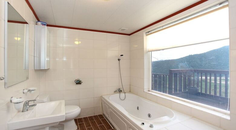 Yangyang Hillstar Pension