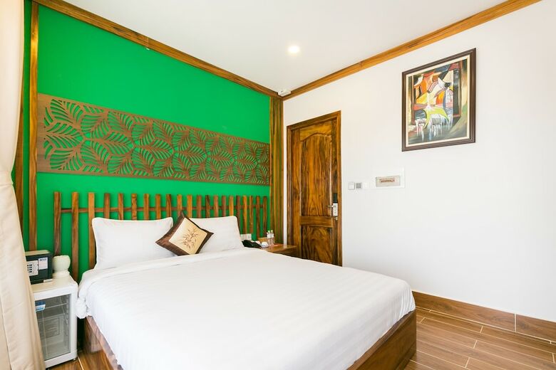 Hostal Plus Hotel