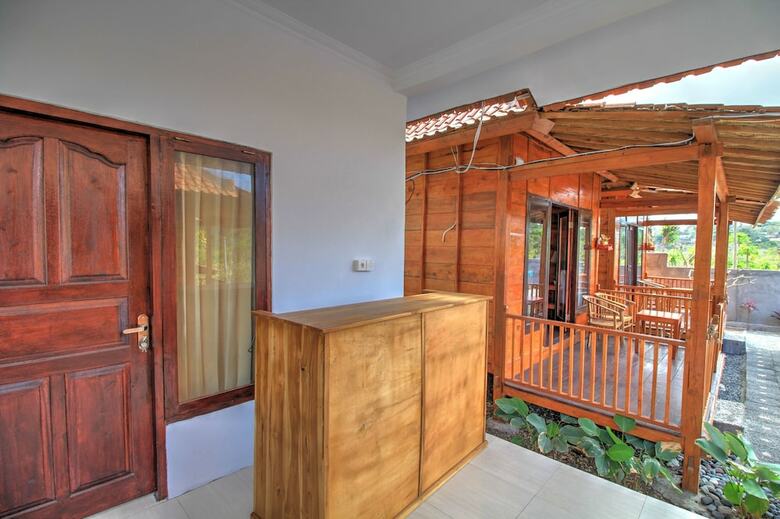Bed & Breakfast Raja Bungalow