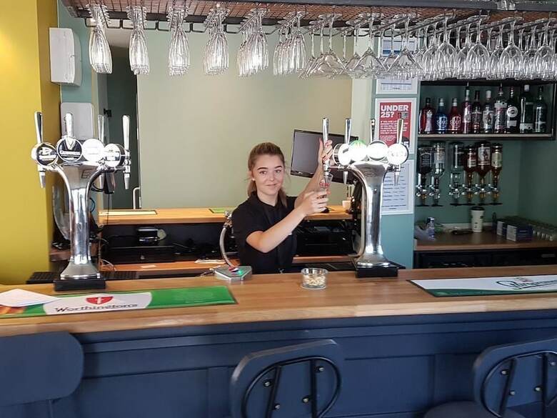 Windsor Hotel & Bar