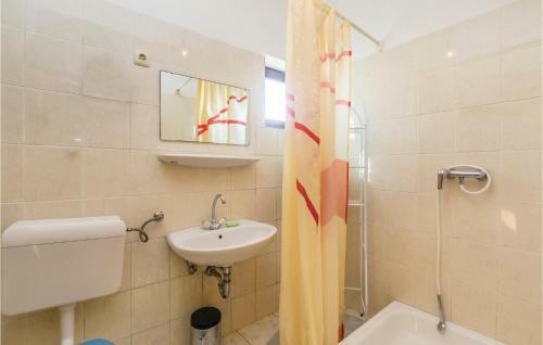 Two-bedroom Apartment In Stara Baska 1