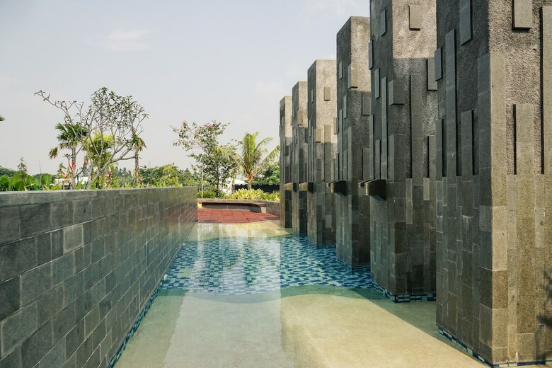 Modern 2br Apartment At Citra Lake Suites
