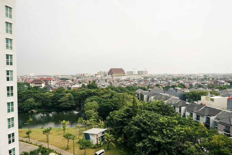 Modern 2br Apartment At Citra Lake Suites