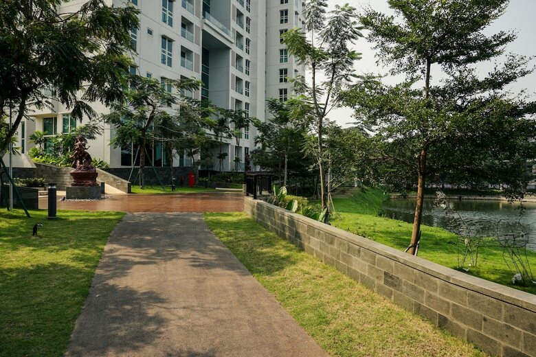 Modern 2br Apartment At Citra Lake Suites