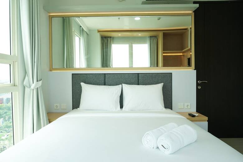 Modern 2br Apartment At Citra Lake Suites
