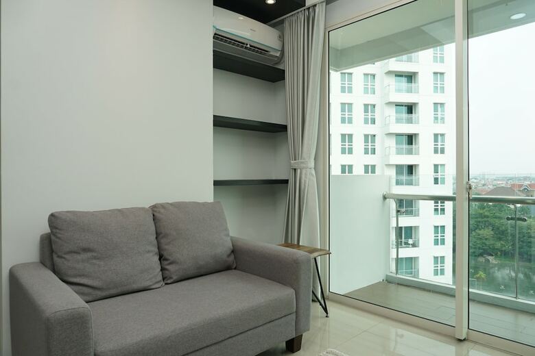 Modern 2br Apartment At Citra Lake Suites