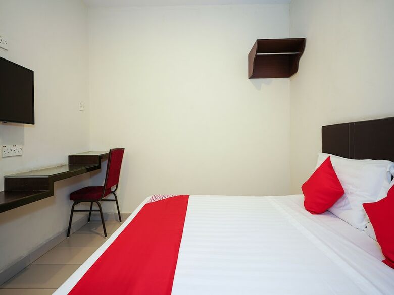 Oyo 44086 Jj Hotel