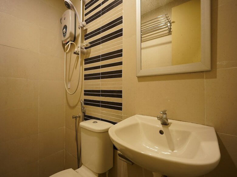 Oyo 44086 Jj Hotel