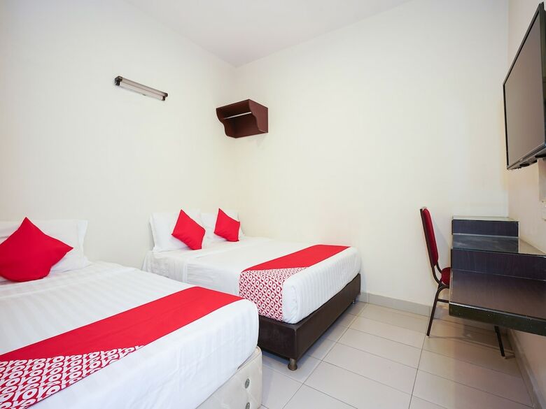 Oyo 44086 Jj Hotel