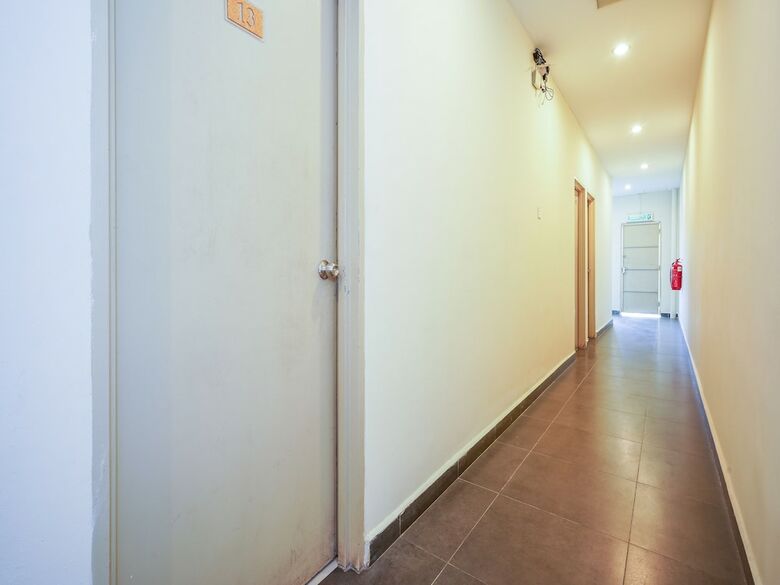 Oyo 44086 Jj Hotel